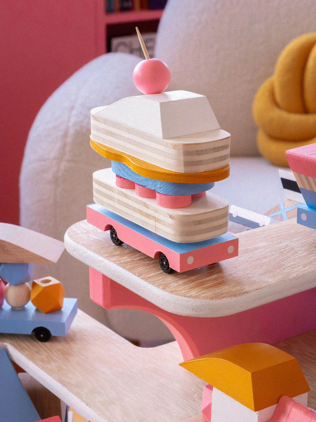 MaisonTangible_Portfolio_2026_CandyLabToys_01