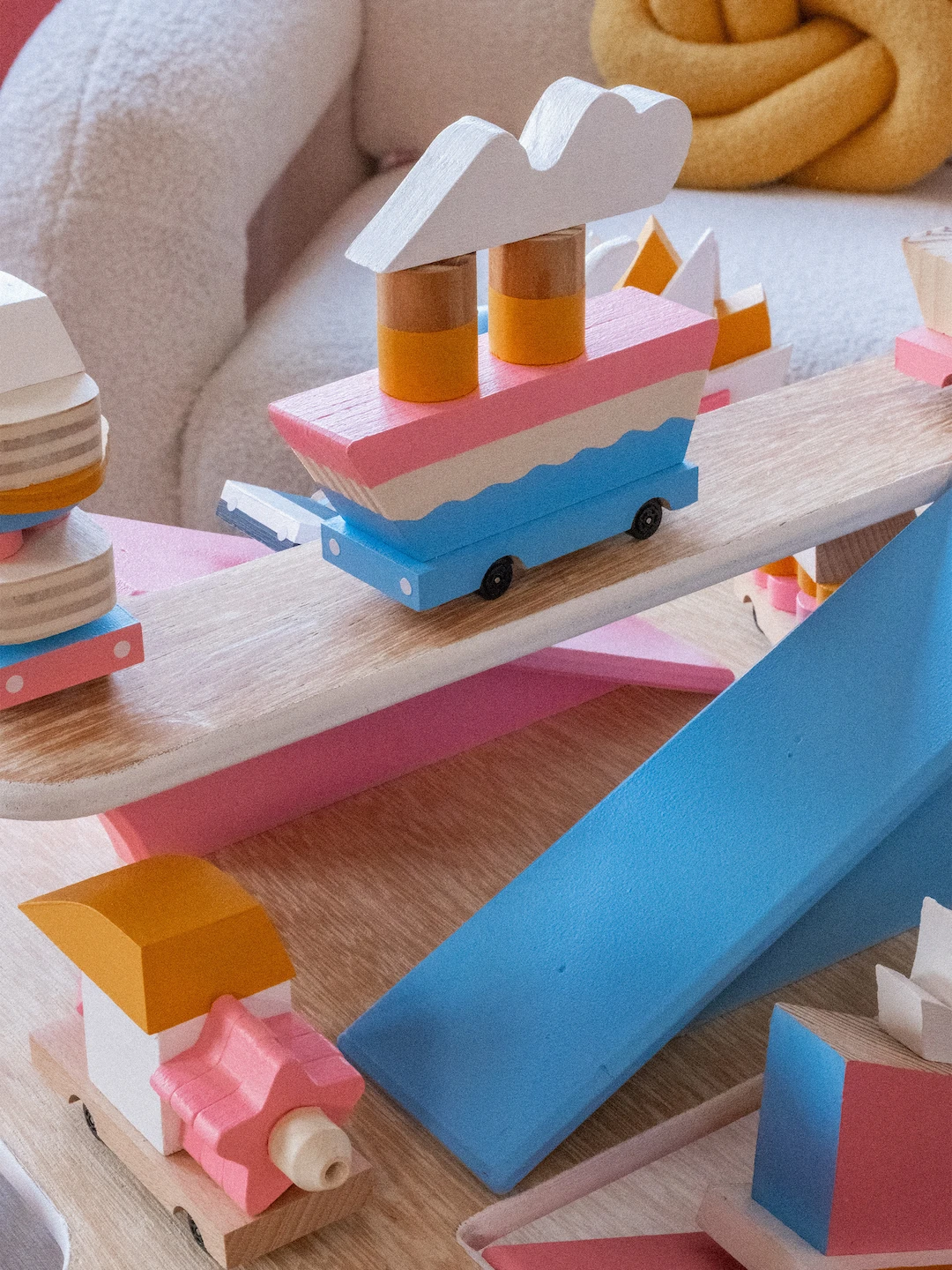 MaisonTangible_Portfolio_2026_CandyLabToys_10